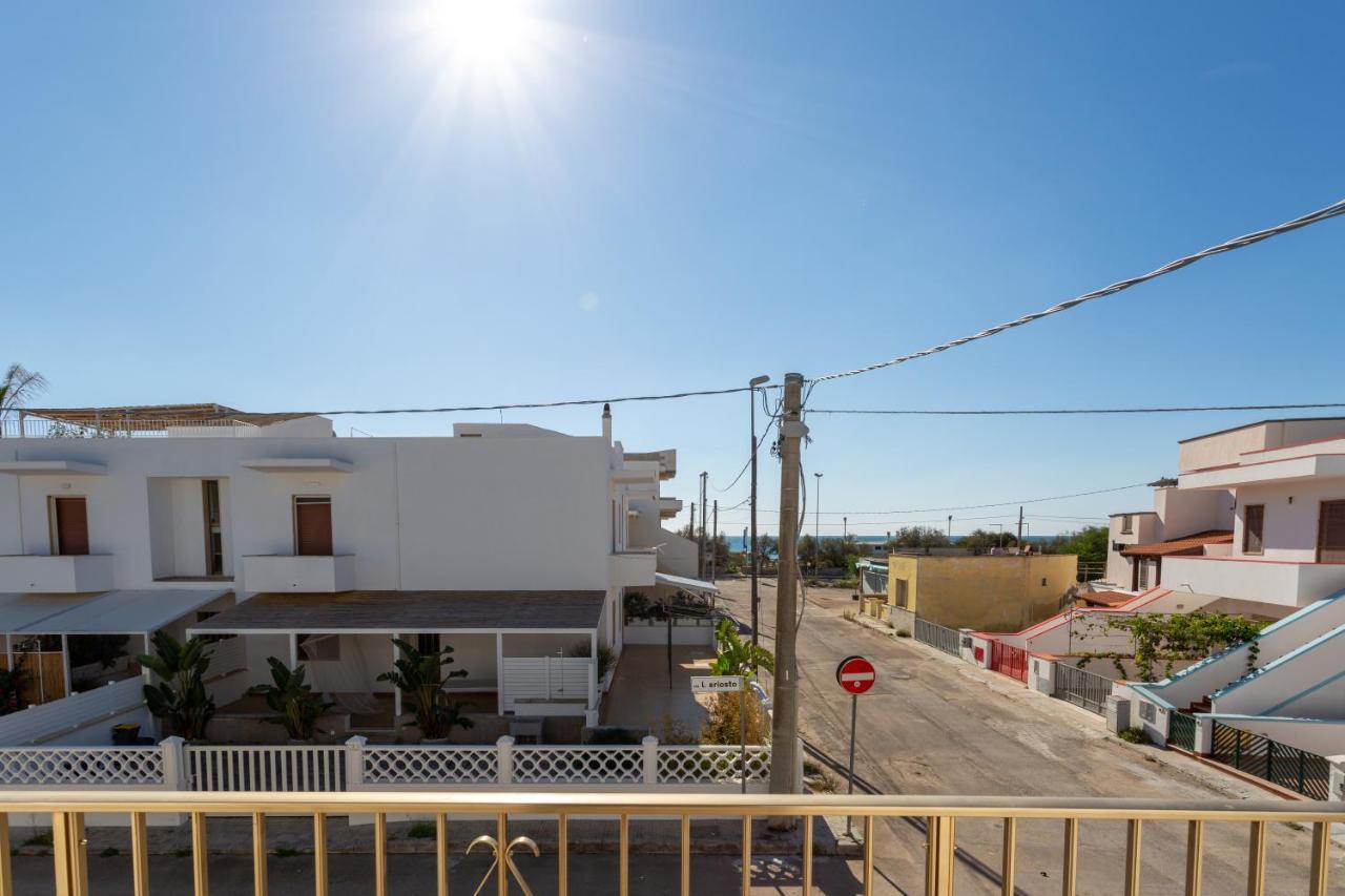 Appartamento Fronte Mare E Spiaggia Torre Mozza Bagian luar foto