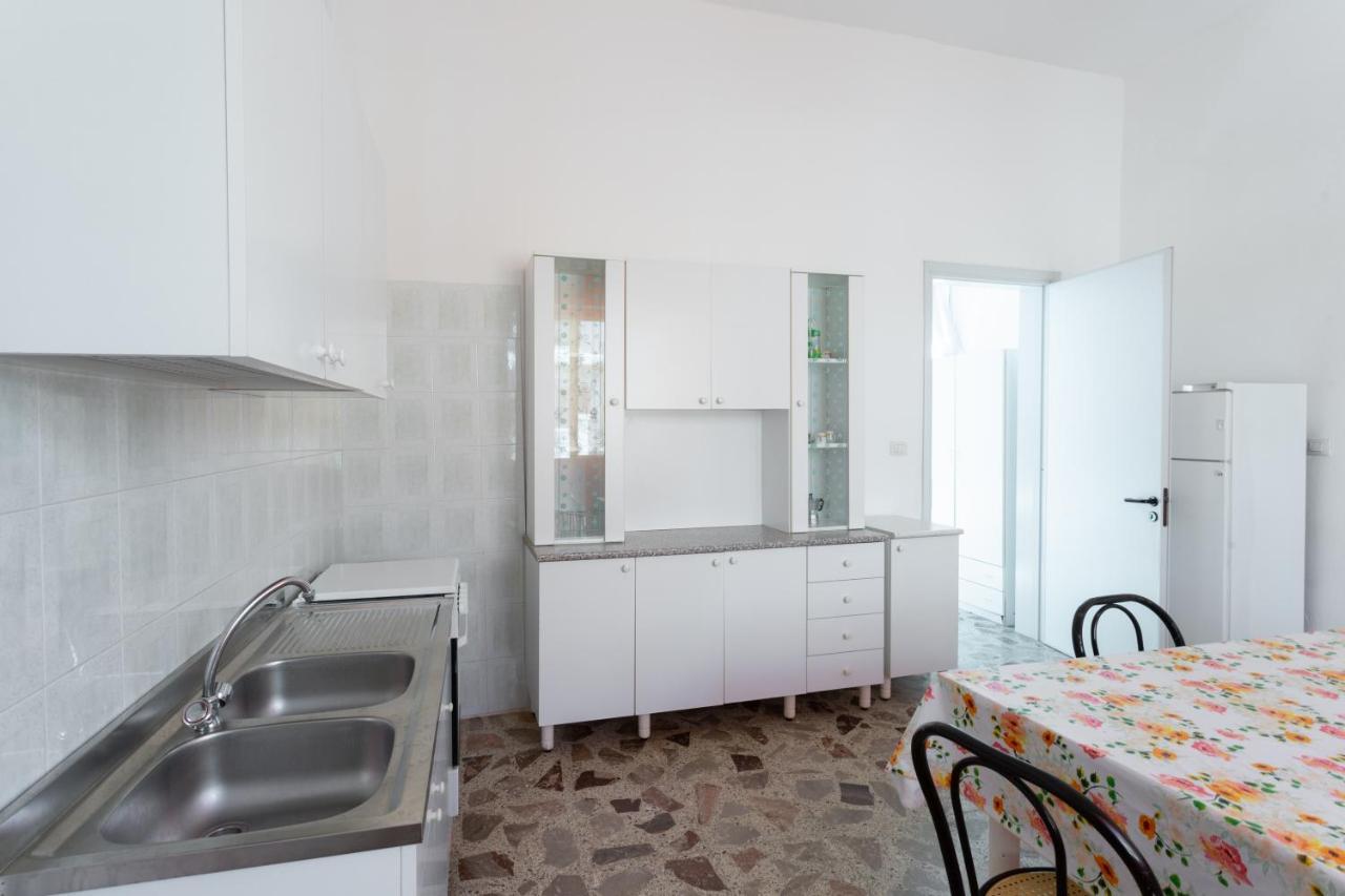 Appartamento Fronte Mare E Spiaggia Torre Mozza Bagian luar foto